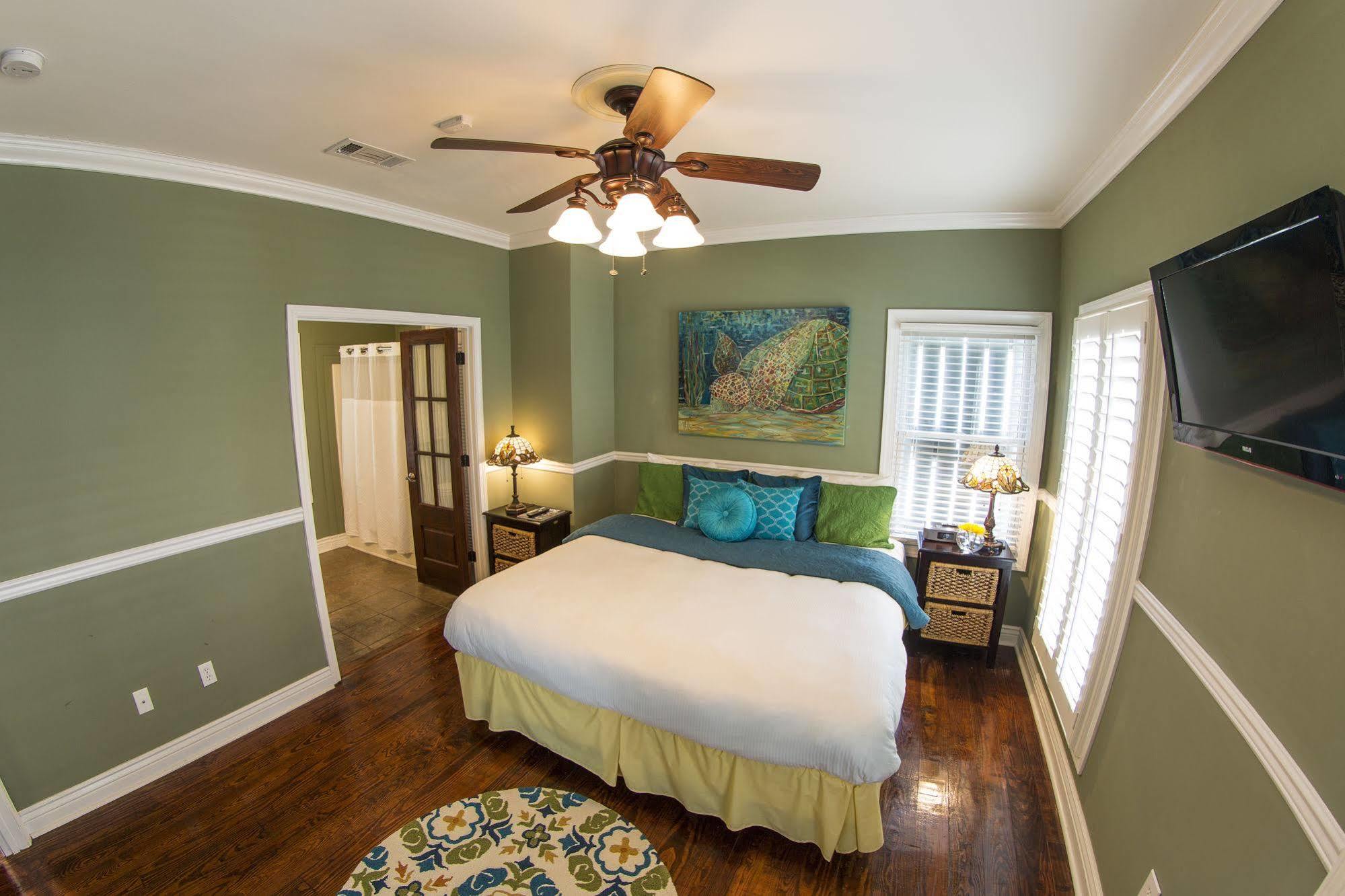 The Almanett Hotel & Bistro Gulfport Εξωτερικό φωτογραφία